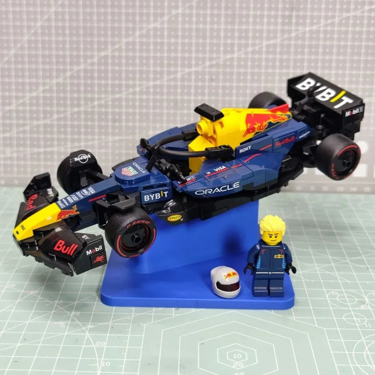 Display Stand for LEGO Speed Champions Oracle Red Bull Racing F1 Car — 2