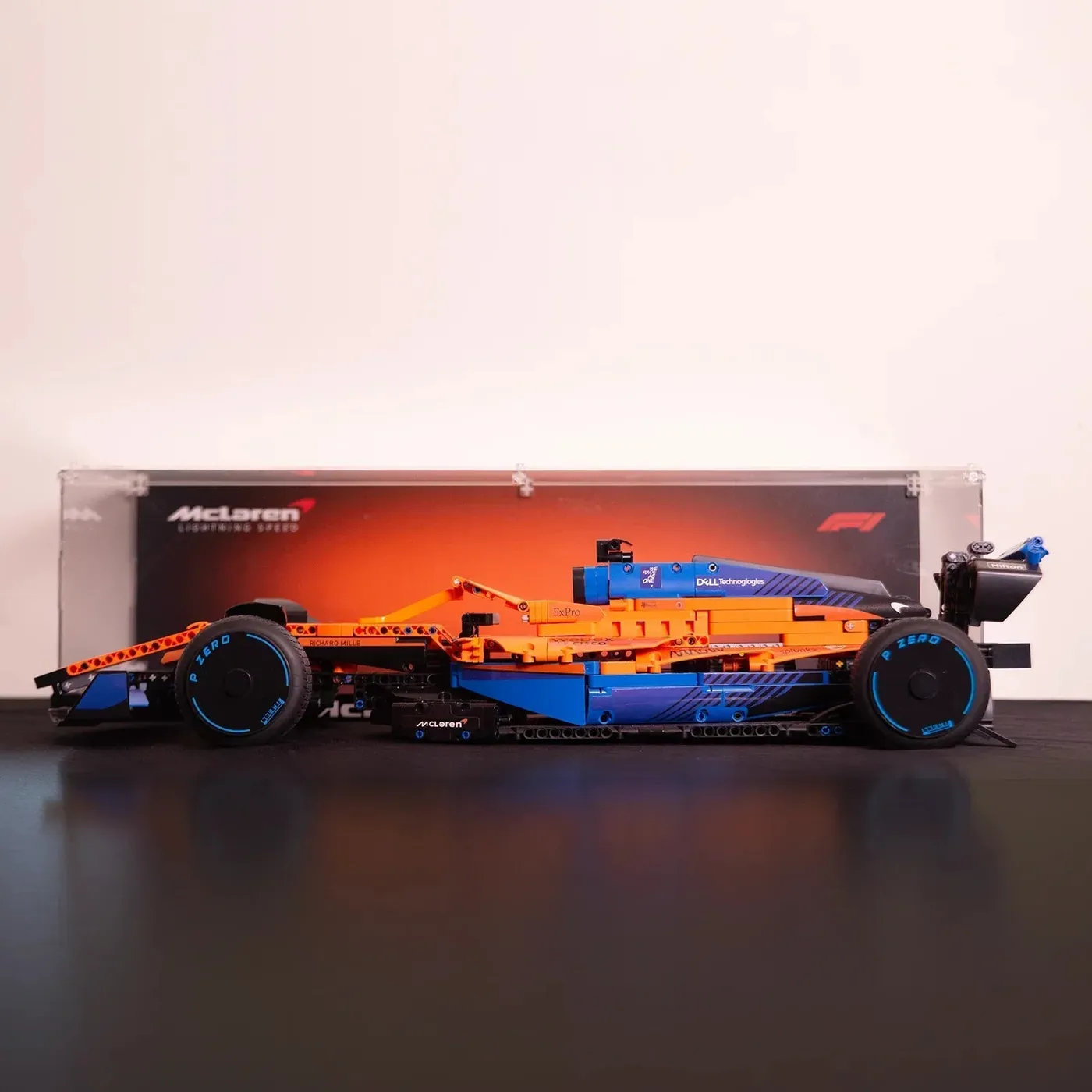Monter för LEGO Formula 1™-bil (skala 1 :8) 42207/42206/42141/42171/42240/42228 — 3