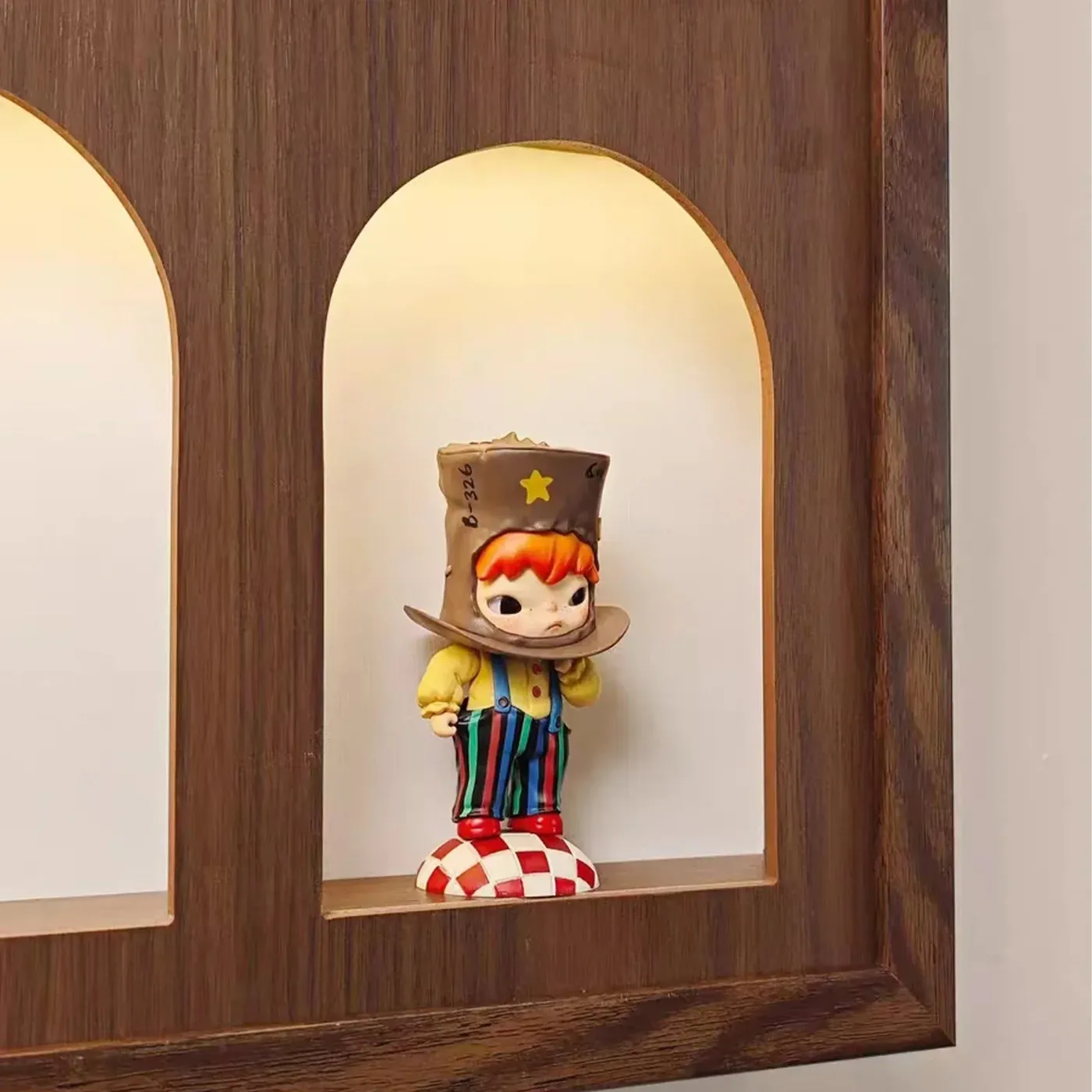 Wand-Vitrine zur Aufbewahrung und Dekoration — 7