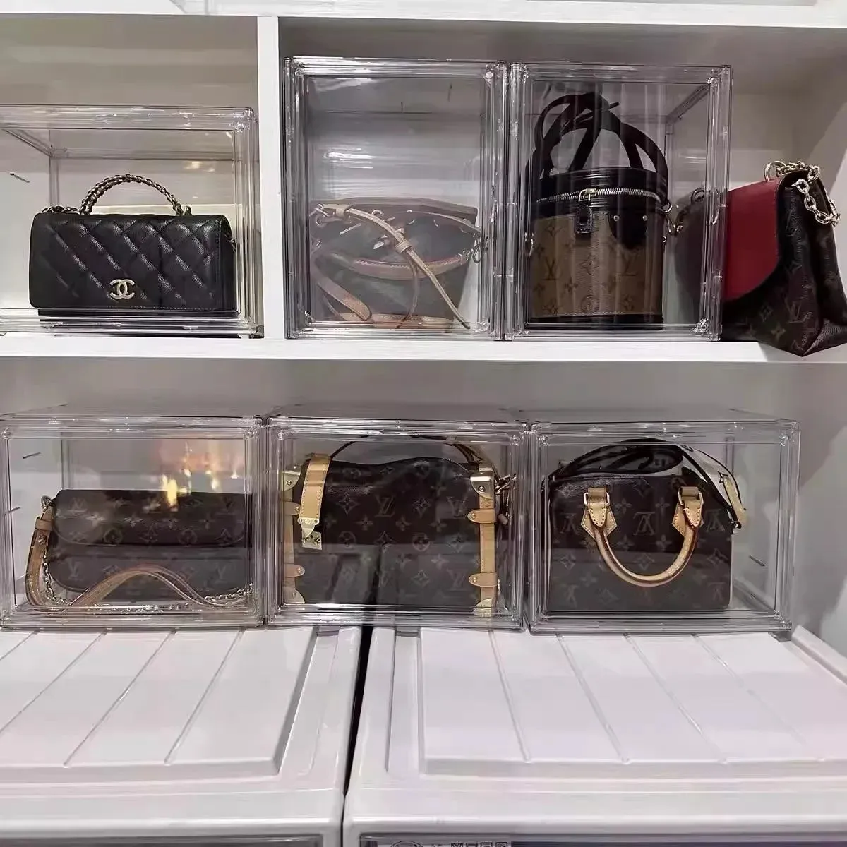 Vitrine für Schuhsammlungen, Designer-Handtaschen & niedliche Kuscheltiere – staubdichte Displayboxen — 5