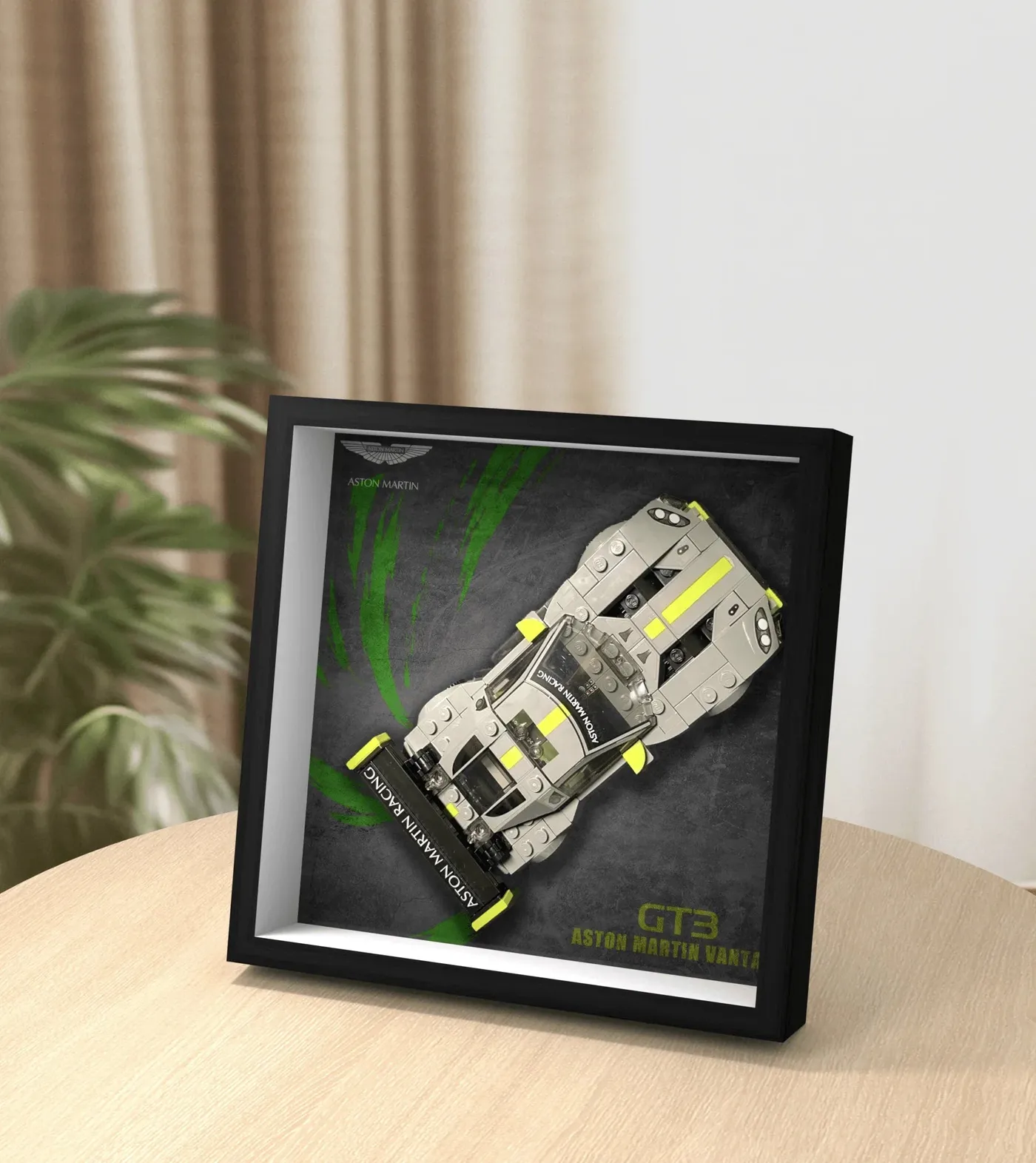 Displayram för bilmodellen LEGO Speed Champions Aston Martin 76910 — 3
