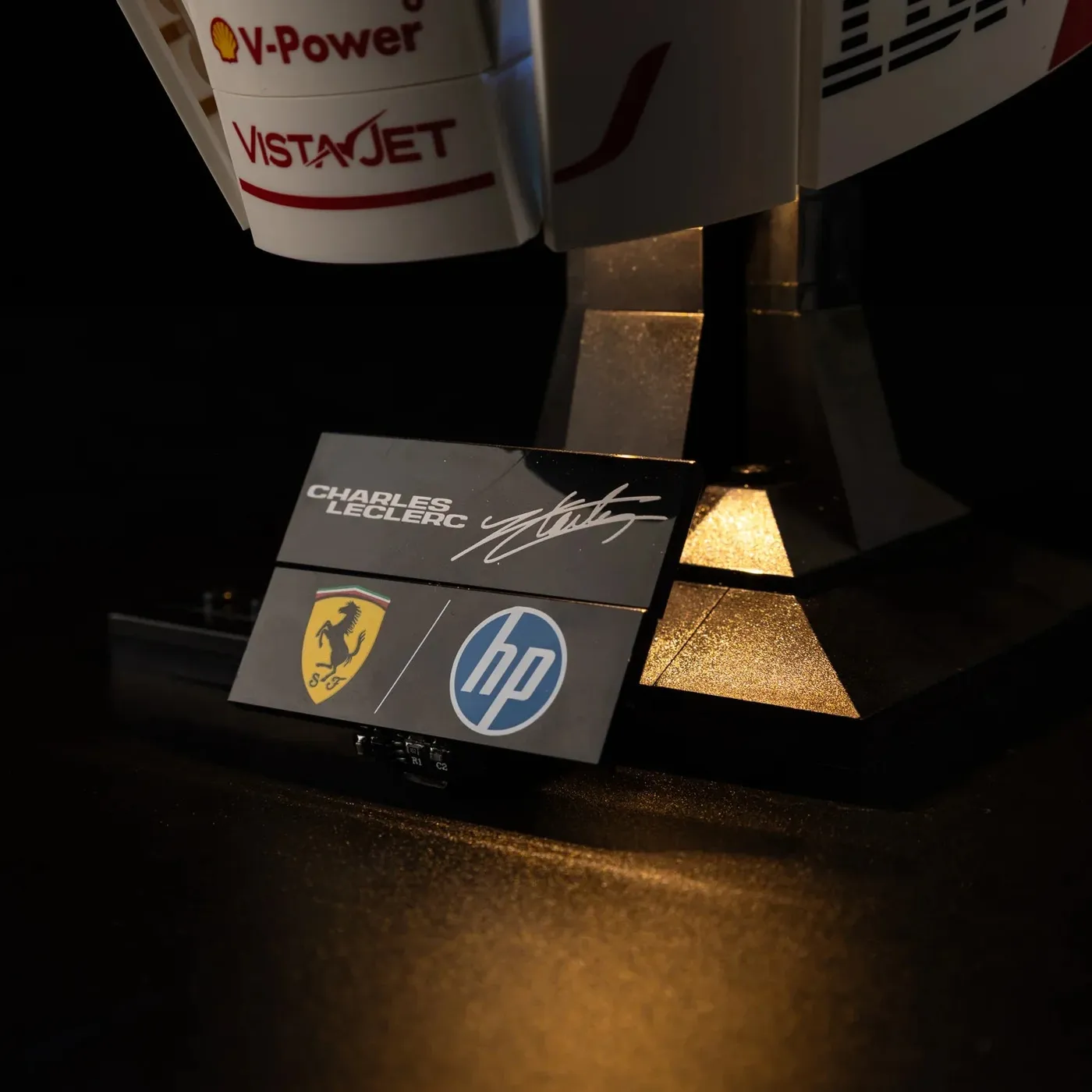 Zestaw oświetlenia Premium kompatybilny z LEGO® Editions Scuderia Ferrari HP Charles Leclerc Helmet 43014 — 17