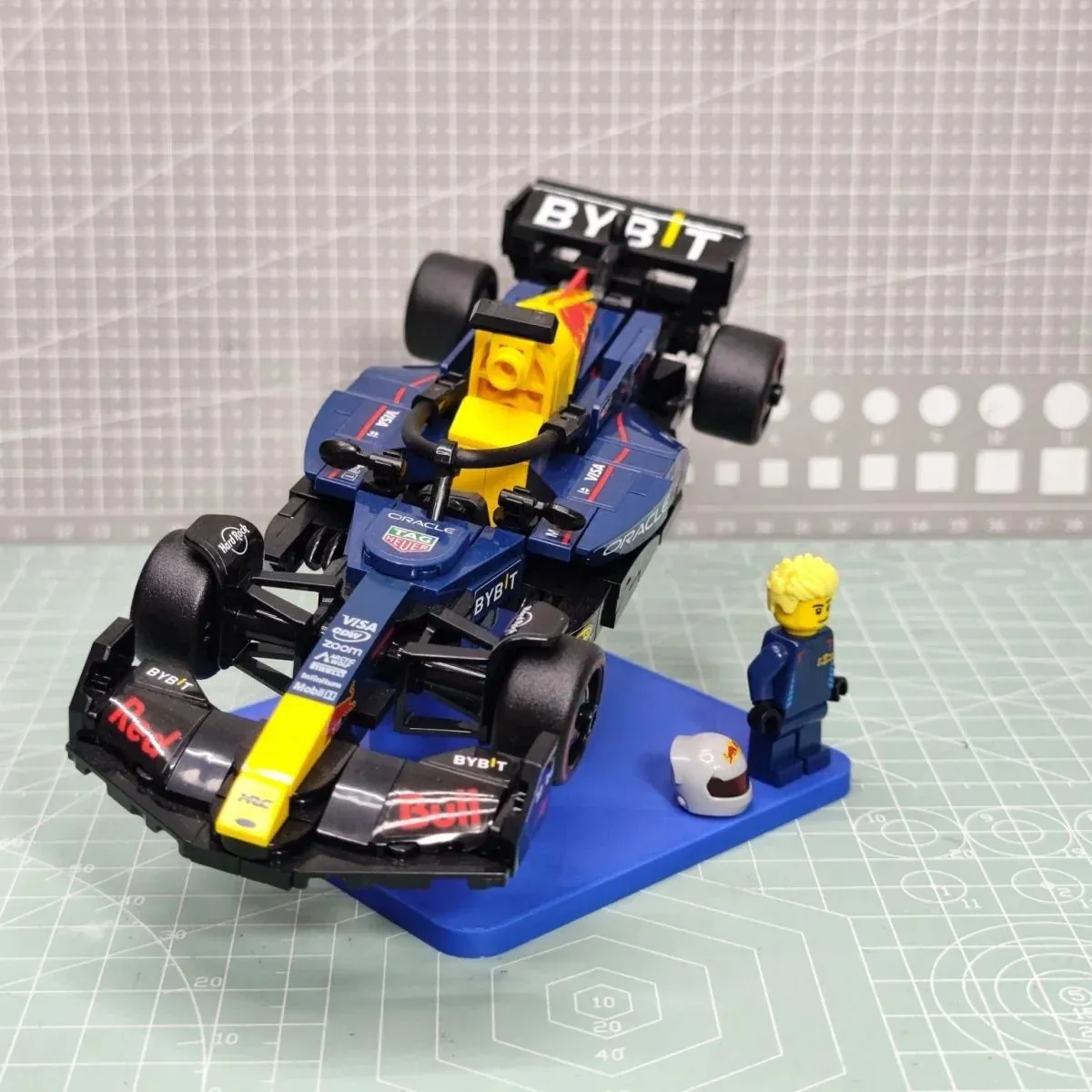 Display Stand for LEGO Speed Champions Oracle Red Bull Racing F1 Car — 5