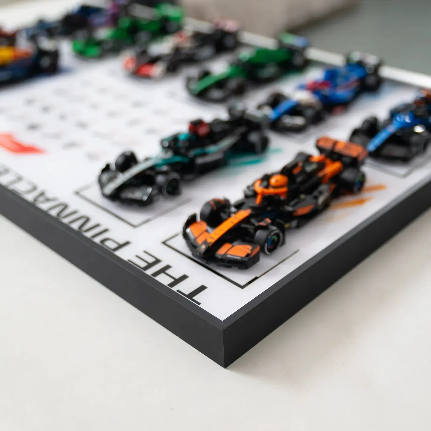 Displayram kompatibel med LEGO® Speed Champions 2025 F1-kollektionen — 12