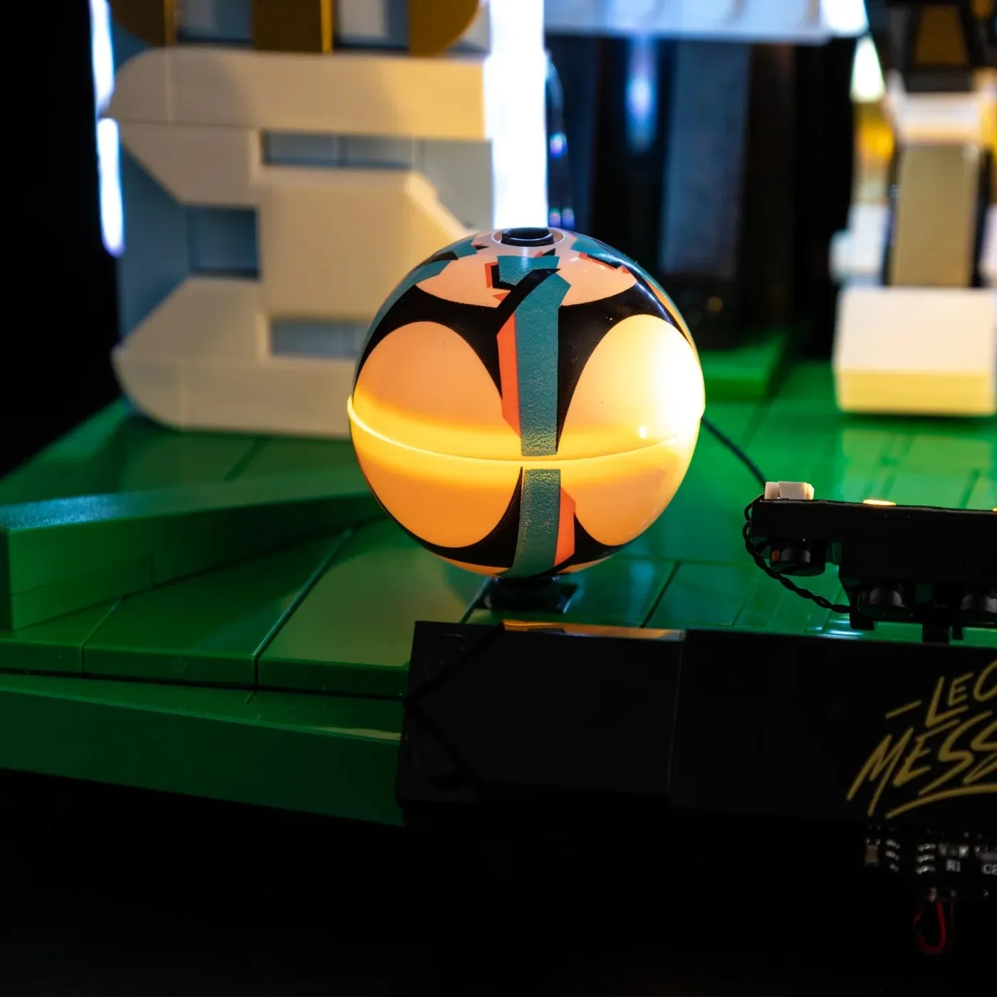 Premium-belysningskit kompatibelt med LEGO® Editions Lionel Messi – Soccer Legend 43015 — 18