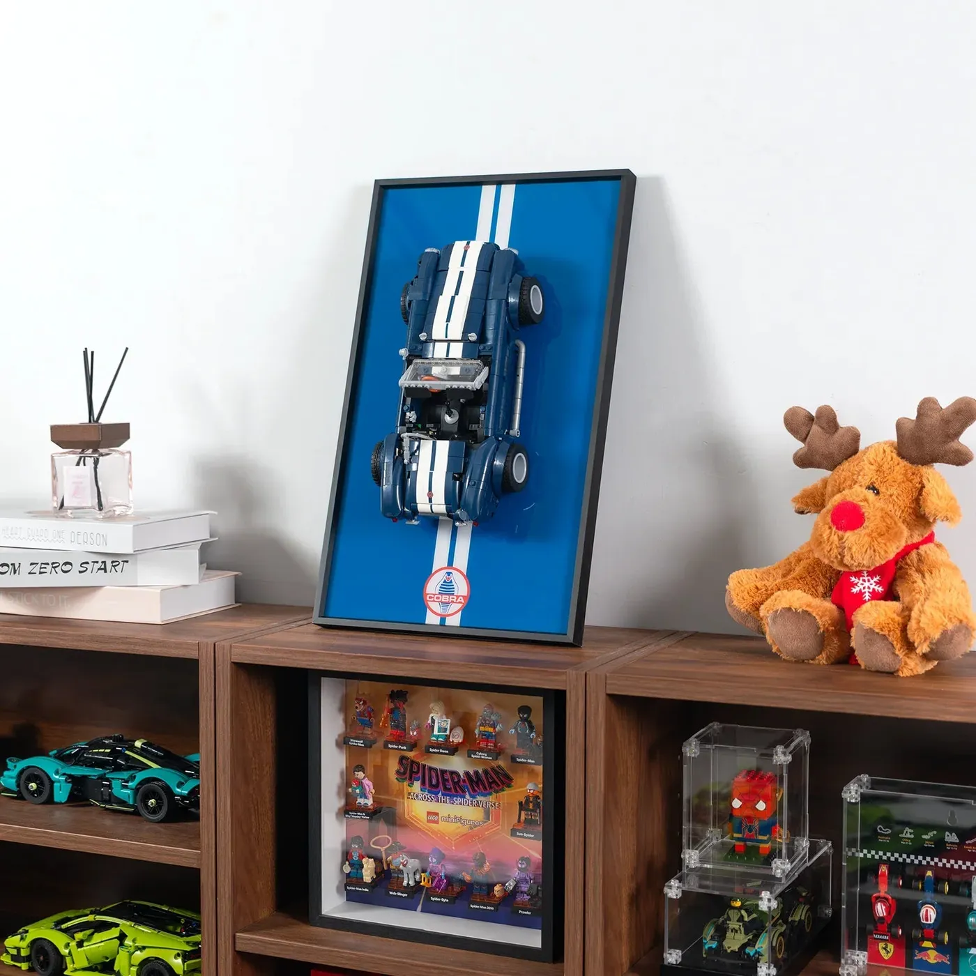 Sieninis eksponavimo rėmas, suderinamas su LEGO® Icons Shelby Cobra 427 S/C 10357 — 3
