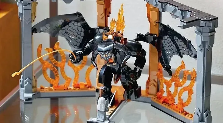 LEGO News Mai 2025: LOTR-Buchstützen, F1-Erweiterung und das nächste Modular-Gebäude