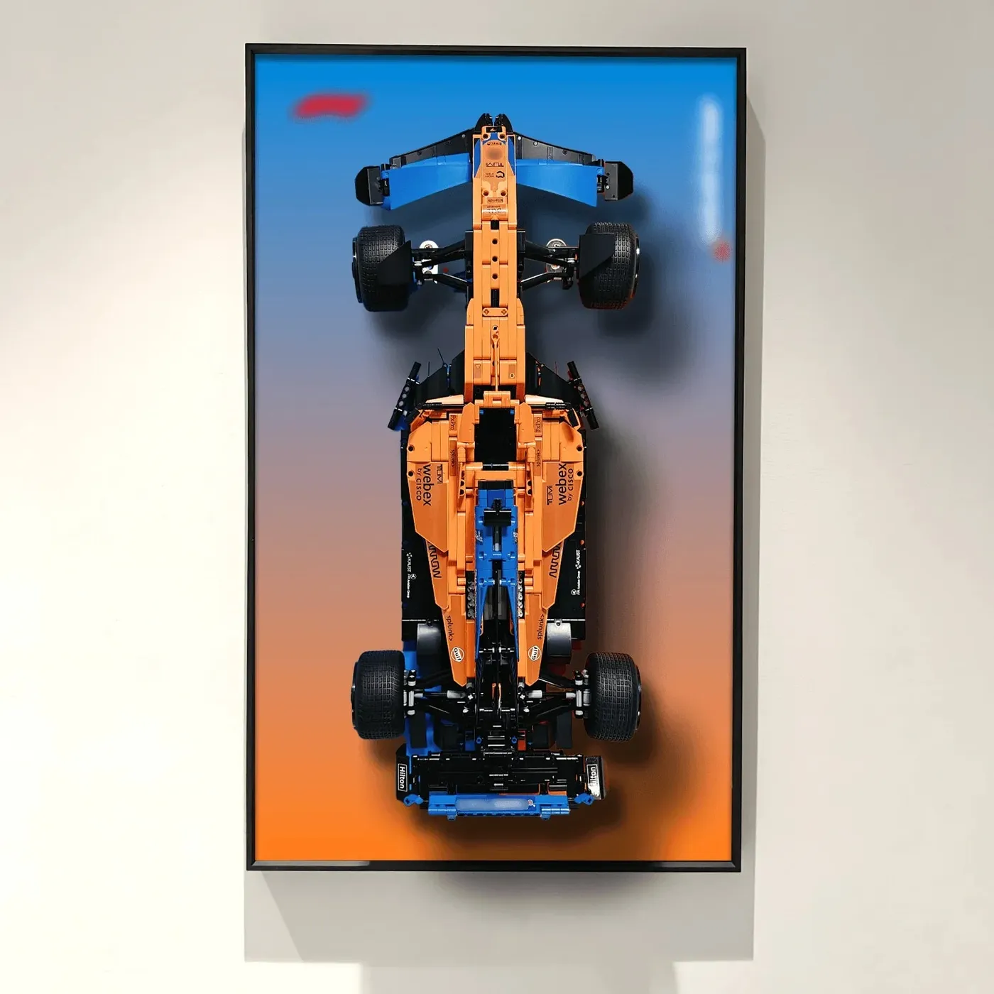 Sieninis eksponavimo rėmas, skirtas LEGO 42141 Technic™ McLaren Formula 1™ Race Car — 14