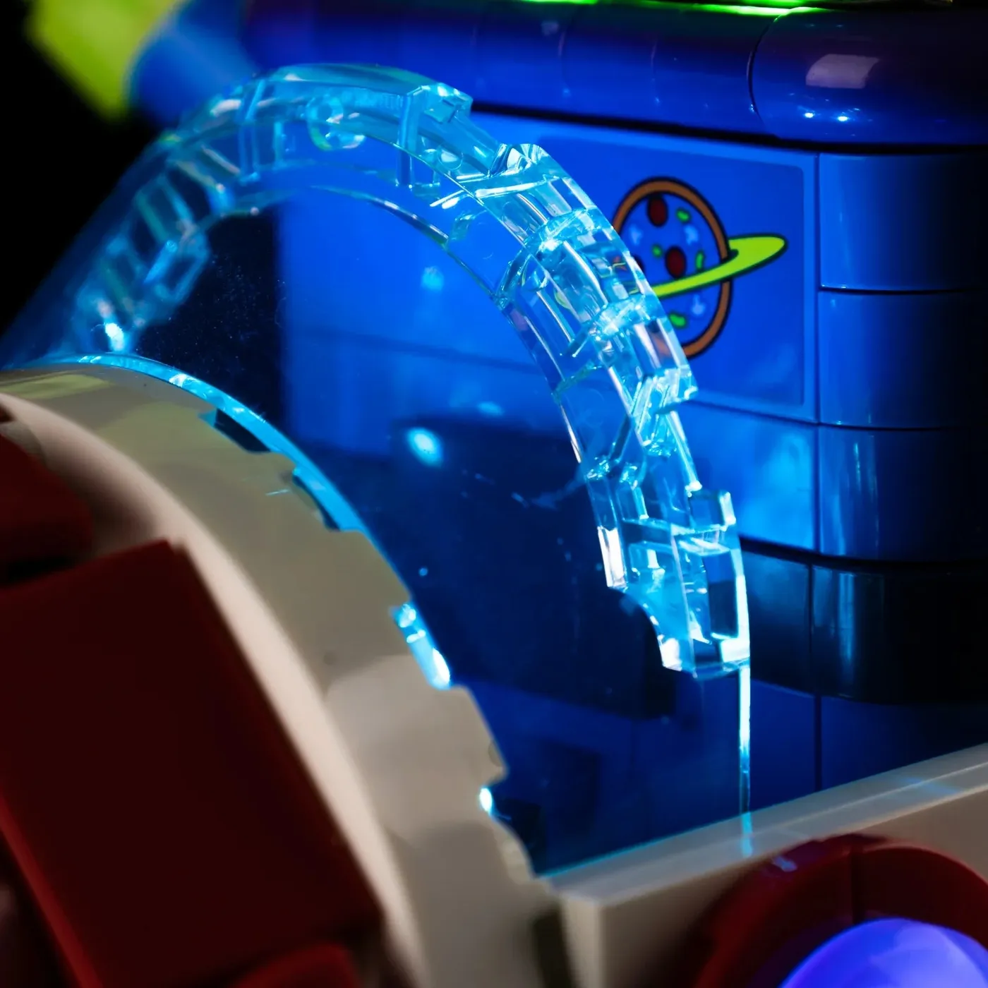 Premium-belysningskit kompatibelt med LEGO® Disney™ Alien with Pizza Planet Rocket Ride 43307 — 22