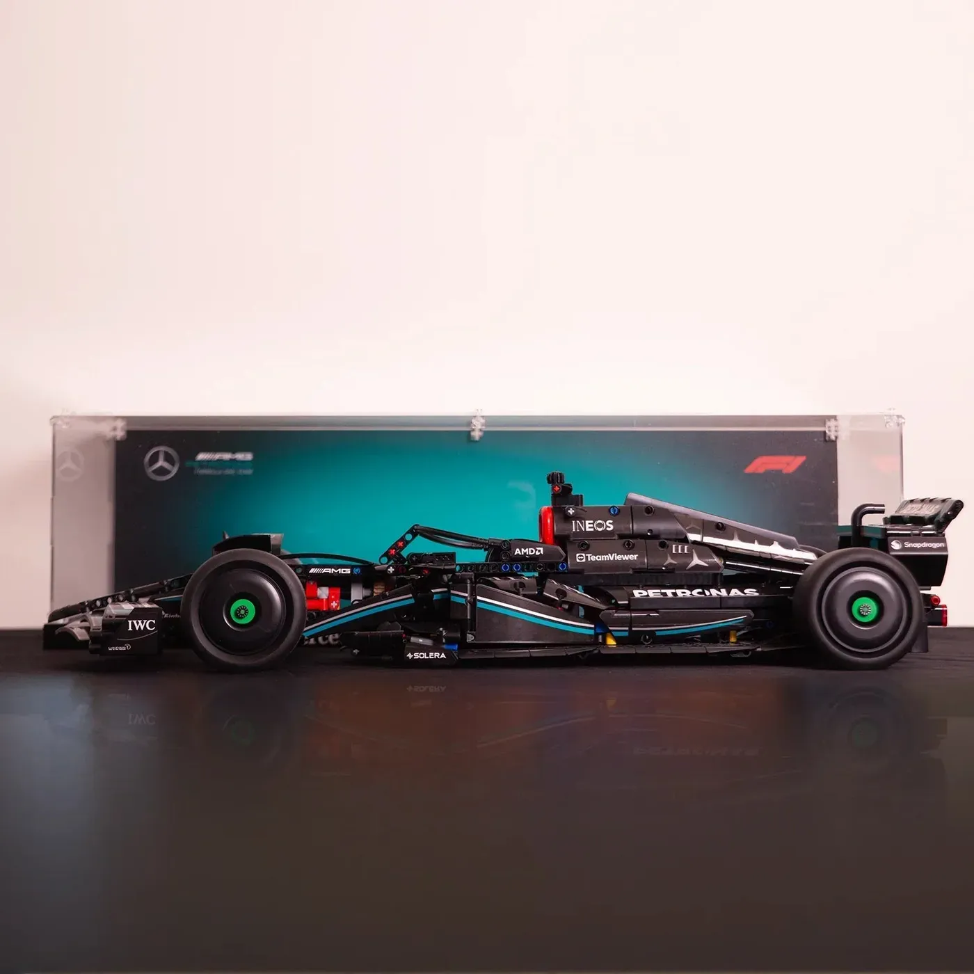 Monter för LEGO Formula 1™-bil (skala 1 :8) 42207/42206/42141/42171/42240/42228 — 5