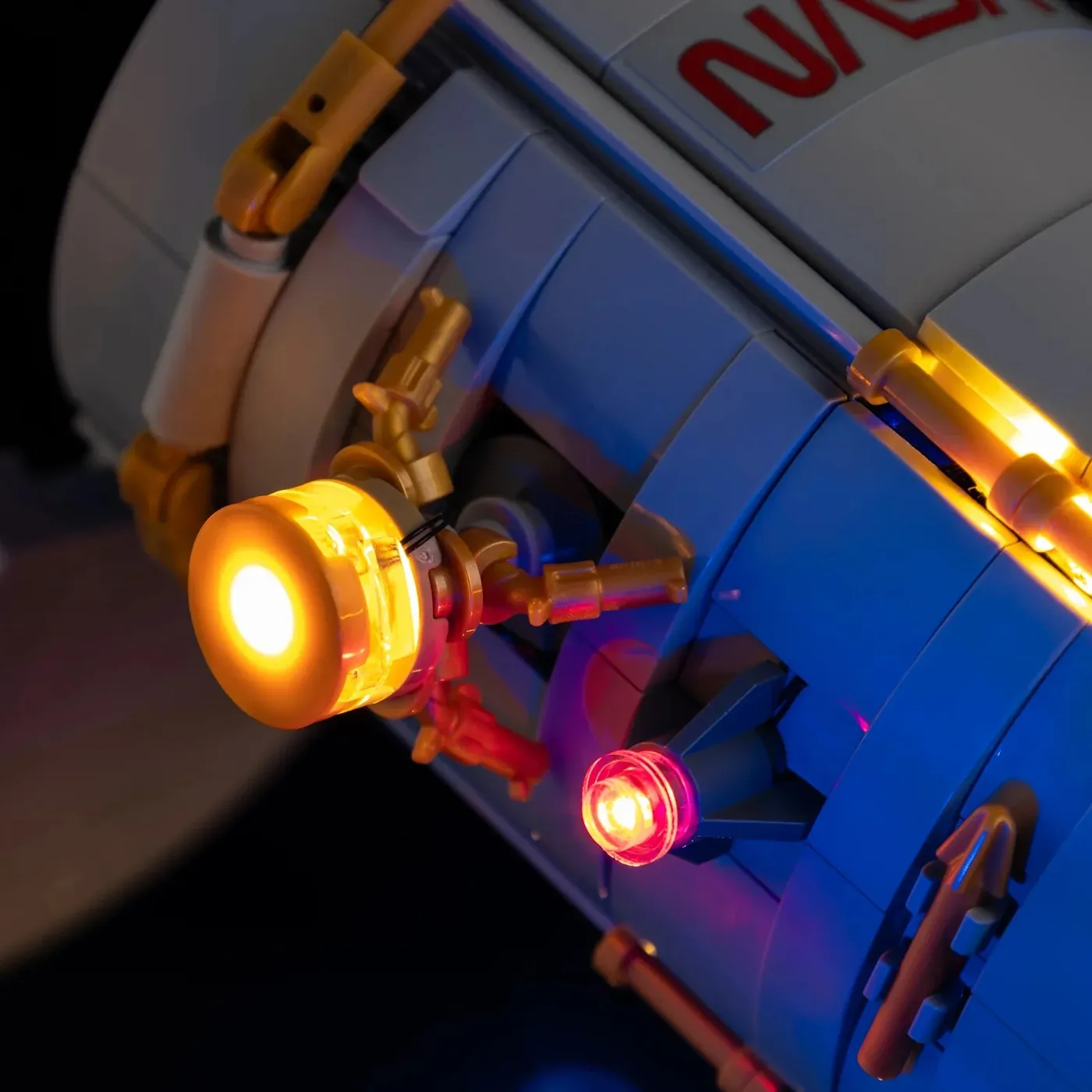 Premium-belysningskit kompatibelt med LEGO® Icons Hubble Space Telescope 11382 — 18