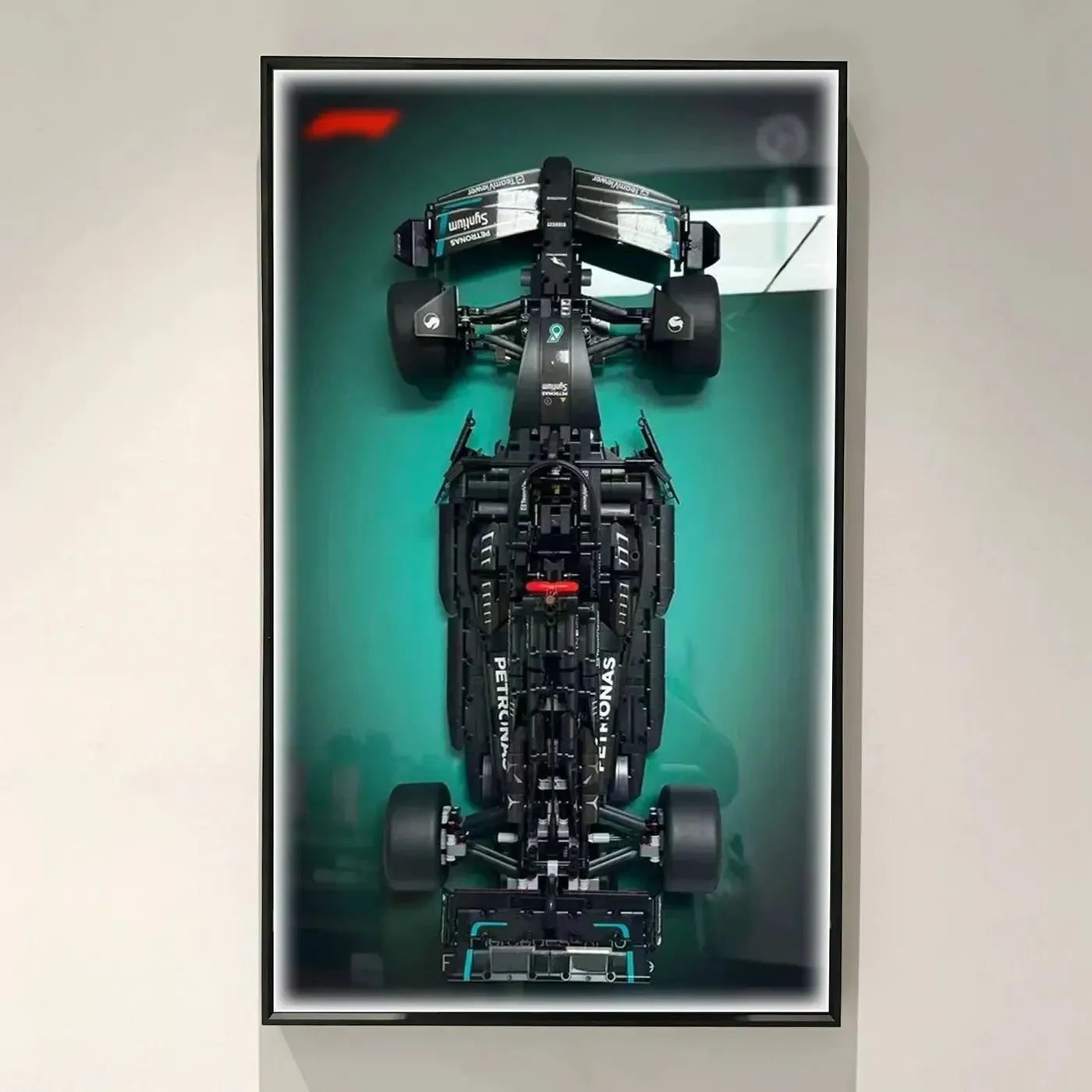 [Seria SpectraFlow] Ramka ekspozycyjna na ścianę do samochodu Lego Technic™ Formula 1™ — 10