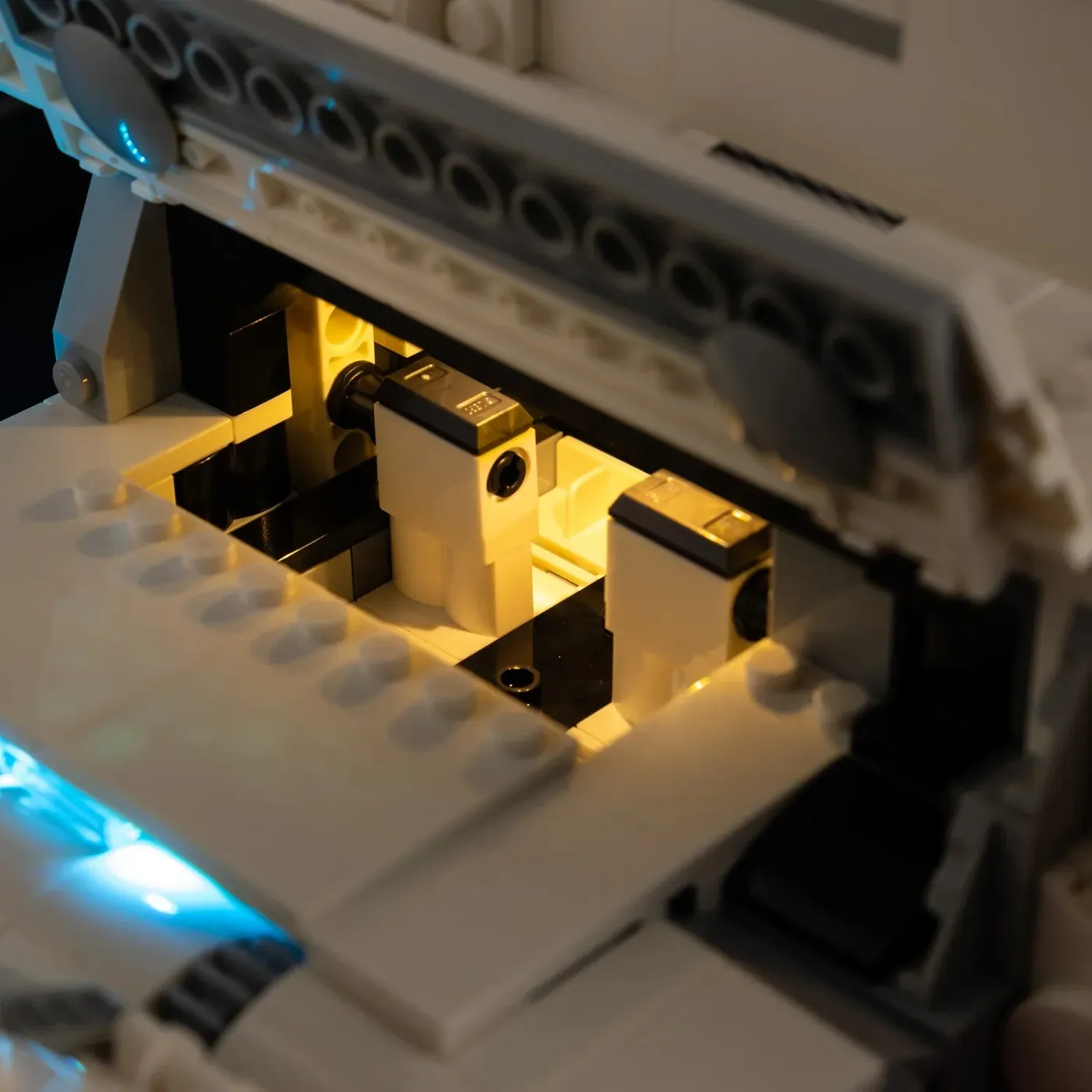 Zestaw oświetlenia Premium kompatybilny z LEGO Star Wars™ Imperial Lambda-Class Shuttle 75459 — 16