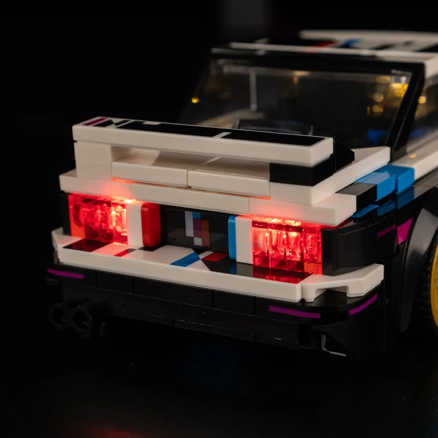Premium-belysningskit kompatibelt med LEGO® Speed Champions BMW M3 (E30) 77263 — 16