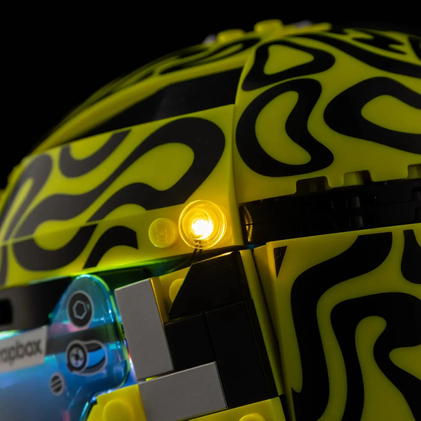 Premium belysningskit kompatibel med LEGO® Editions McLaren Mastercard F1® Team Lando Norris Helmet 43023 — 14