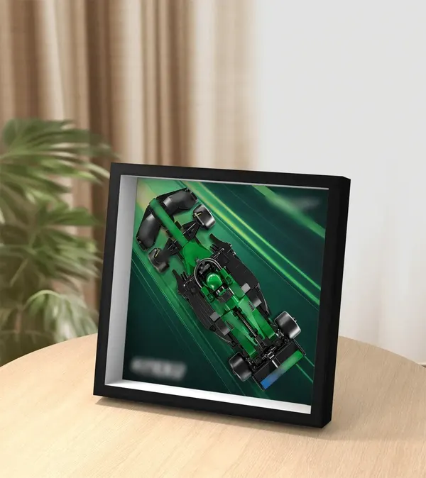 Ramka ekspozycyjna do samochodu LEGO Speed Champions Aston Martin Aramco F1 AMR24 77245