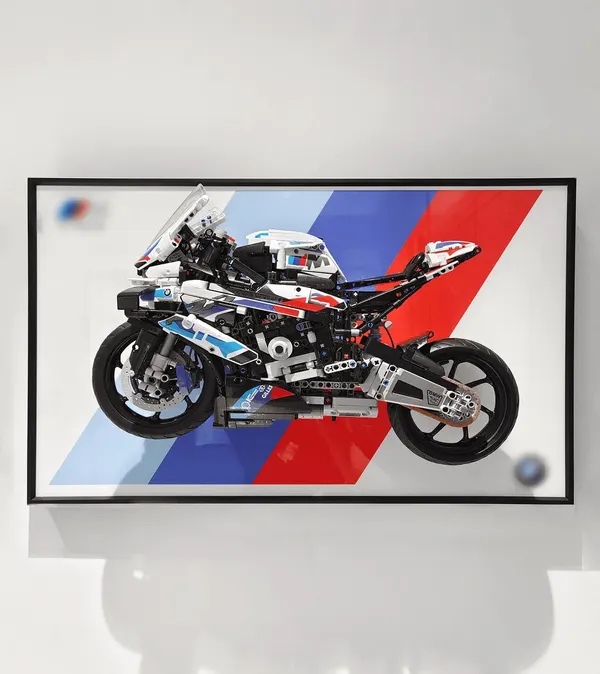 Display-Wandhalterung für das LEGO 42130 Technic™ BMW M 1000 RR Motorrad